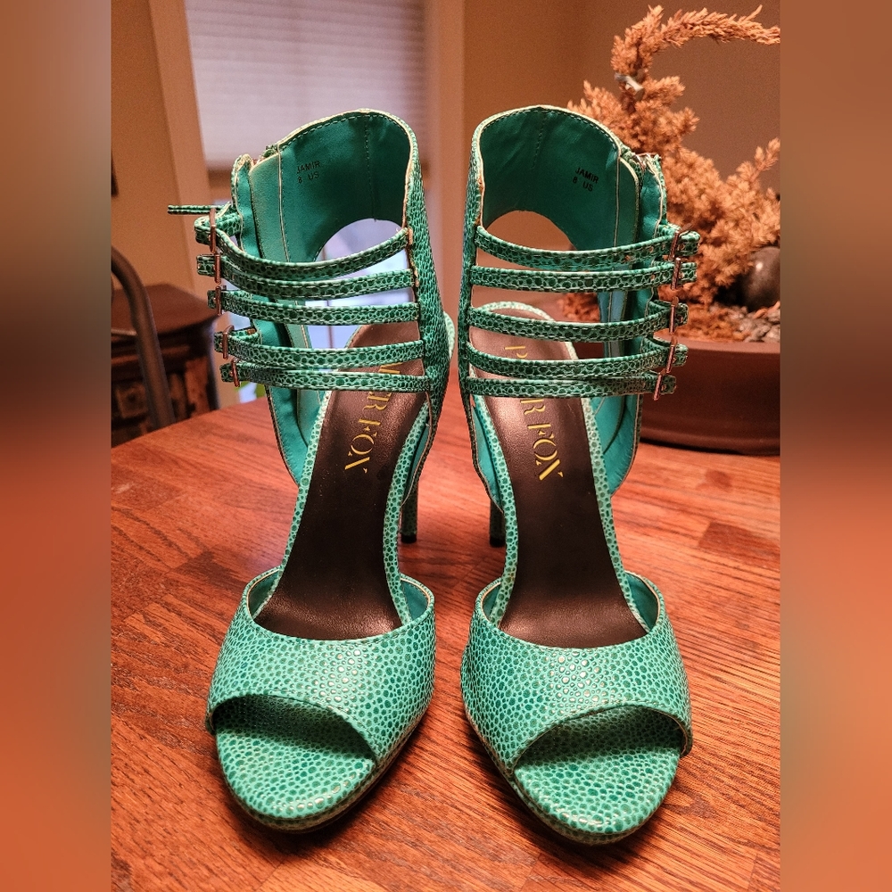 EUC Paper Fox turquoise heels, size 8